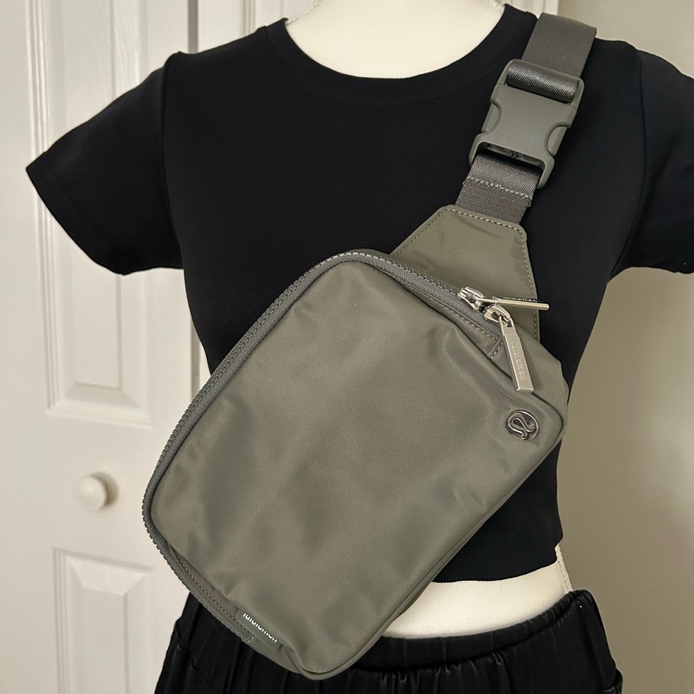 Lululemon Everywhere Belt Bag, worn once.